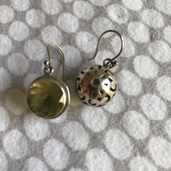 Peridot earrings - Picture 2 of 3